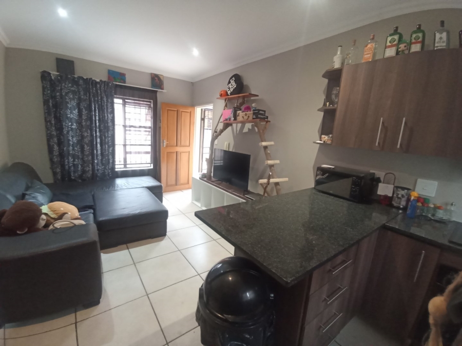 1 Bedroom Property for Sale in Bult West North West
